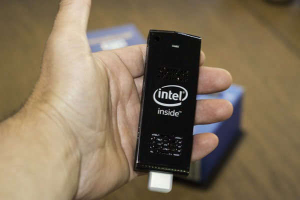 digital signage player using intel compute stick